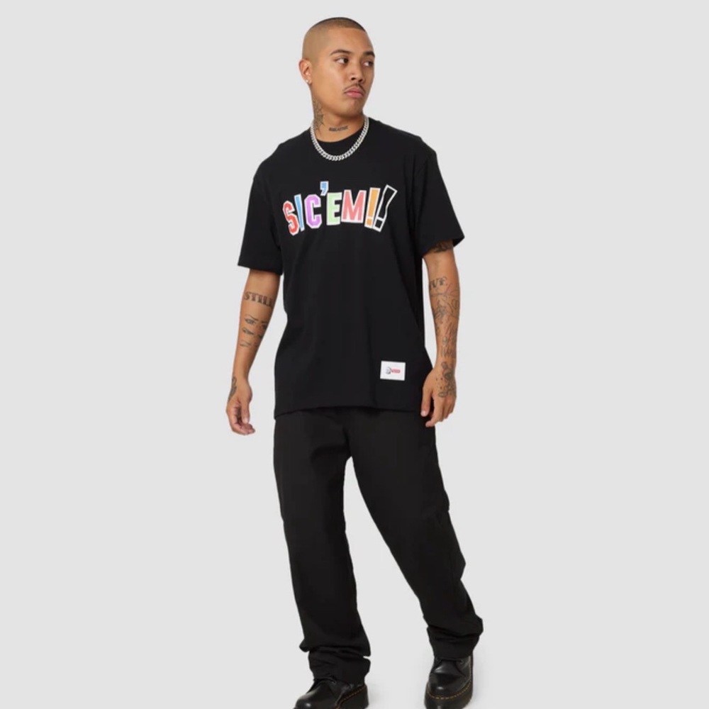 NWOT Supreme WTAPS Sic'em! Black Tee